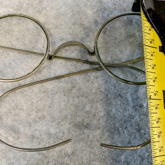 Early 1900's Vintage Silver Wire Rimmed Prescription Eyeglasses & Hard Eyecase